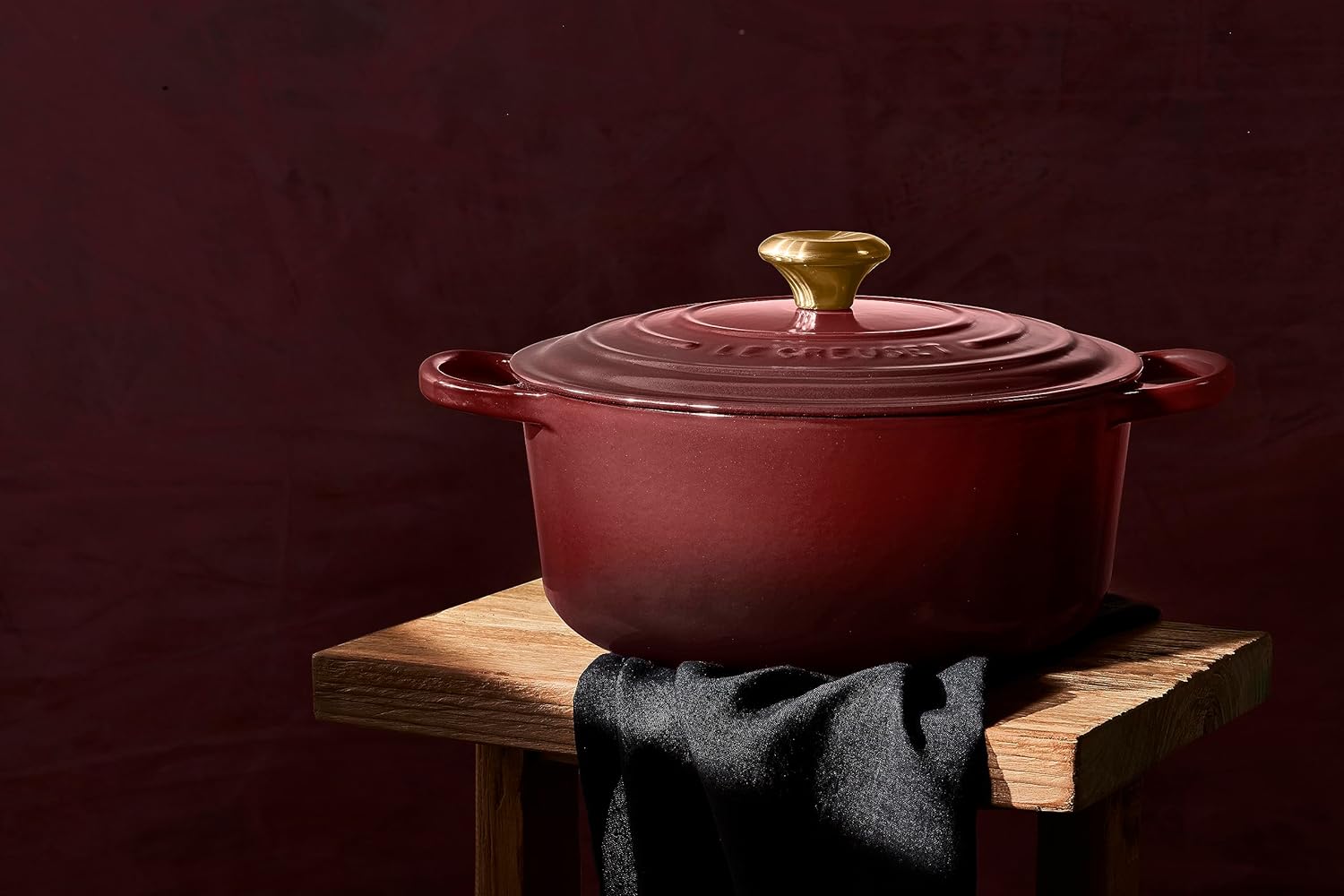 Le Creuset Enameled Cast Iron Signature Round Dutch Oven, 7.25 qt., Marseille